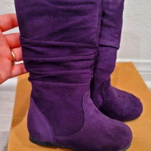 Baby girls tall purple suede zip up toddler boots adorable! Perfect condition